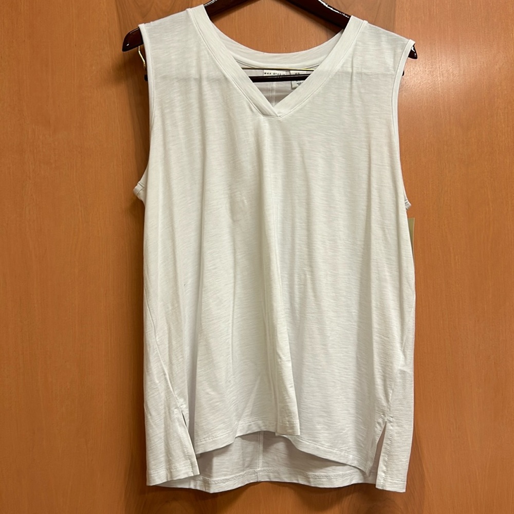 NwT white sleeveless v neck shirt
